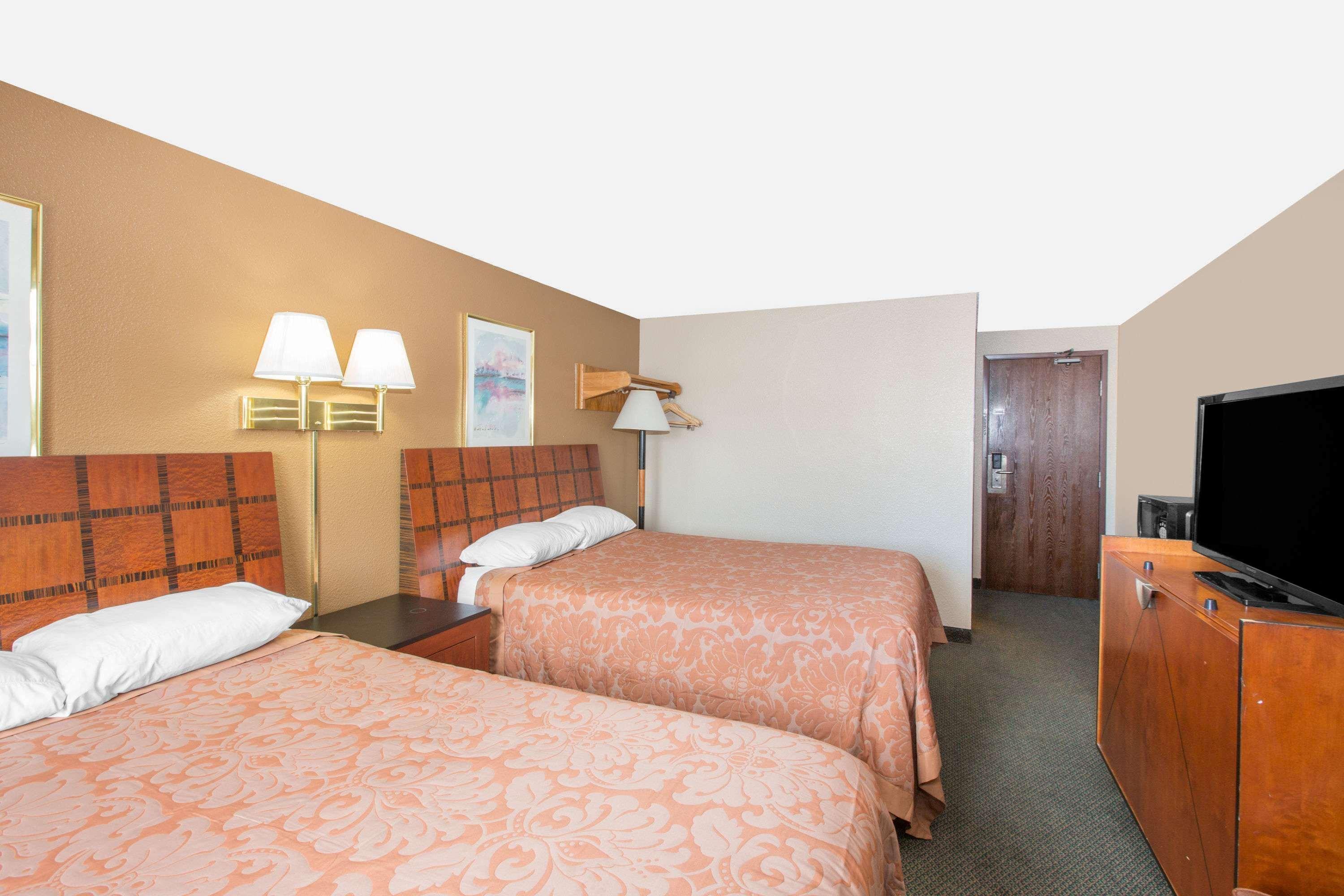 Super 8 By Wyndham Sioux City/Morningside Area Exterior photo